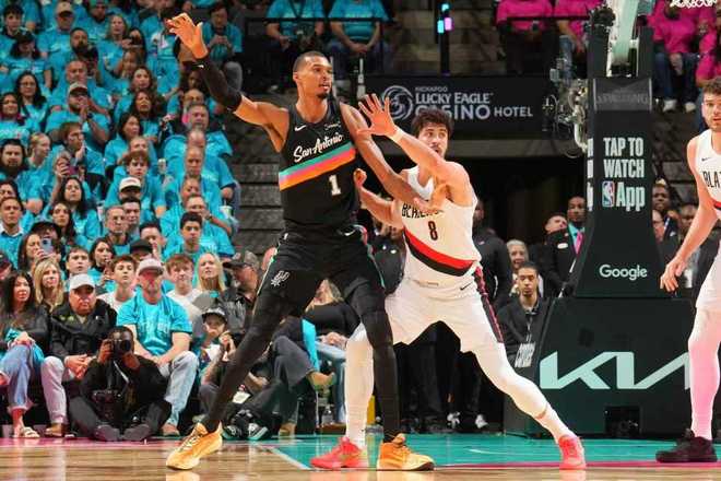 马刺半场领先10分：文班21分对攻阿夫迪亚19分 杨瀚森未登场