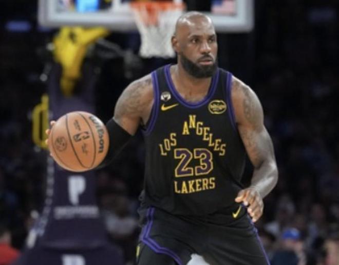 徐静雨：詹姆斯要打替补了！我提前做出这种预测