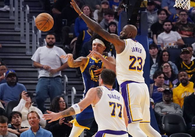 8人受伤，健康球员总薪资仅1400万！NBA豪门倒下，或许该散伙了