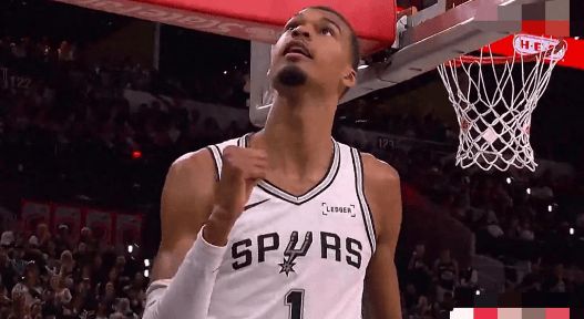 103-82大胜！2-2文班33+8+5！SGA造犯规失灵 马刺小将差点憋哭！