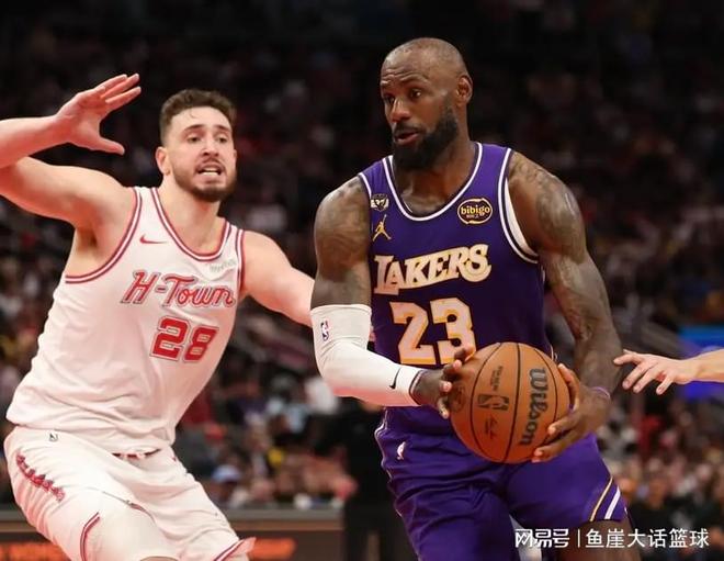 湖人首轮对火箭，乌度卡谈老詹摊牌！雷迪克认清现实，两人成关键