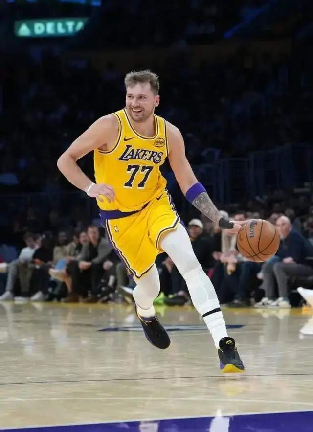 得分王变赔钱王？东契奇这一腿筋伤了6000万