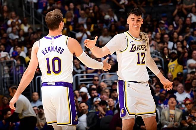 出场时间控制在10-15分钟，湖人侧翼新星还是能起到一些作用的？