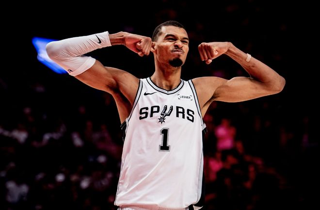 4-1！马刺全队6人上双，晋级半决赛，文班亚马高效拿17分14板6帽