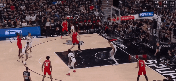 马刺4比1开拓者：甚至让文班练兵？