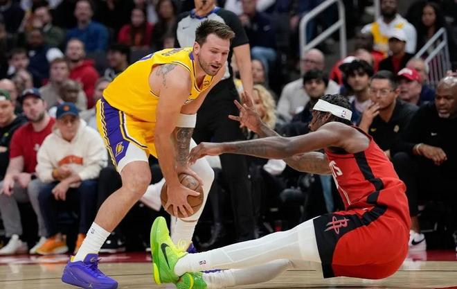 杜兰特18+6！火箭116-124再输湖人，看数据：他是头号罪人！