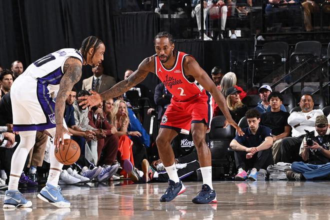 大爆冷！威少轰12+12+10手撕老东家 小卡31+6纪录夜被撞出血+伤退