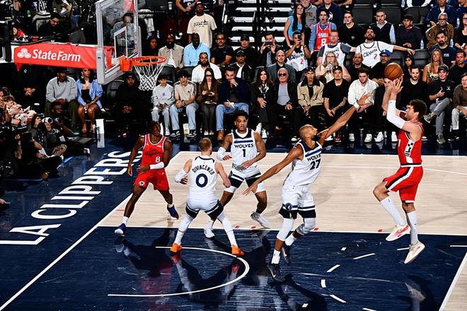 出场时间实在是太长了,快船内线老将的场上效果也实在是太差了?