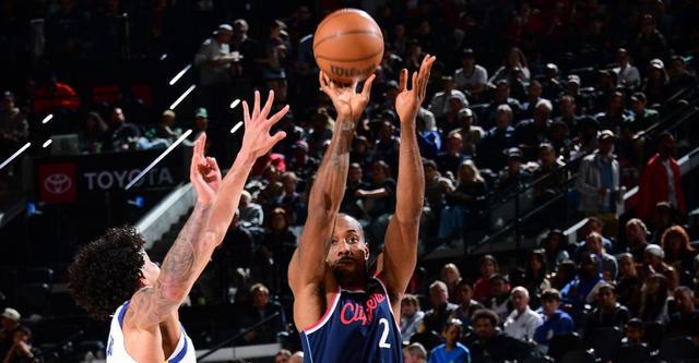 弗兰克：计划是与伦纳德一起赢球 在适当的时候会和他沟通