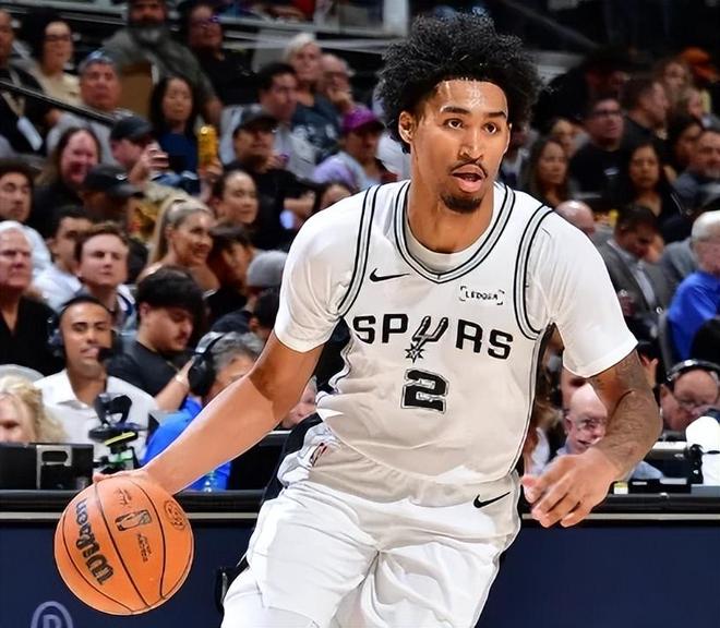 马刺G3胜开拓者！卡斯尔+哈珀轰60分救主，阿夫迪亚+斯普利特败笔