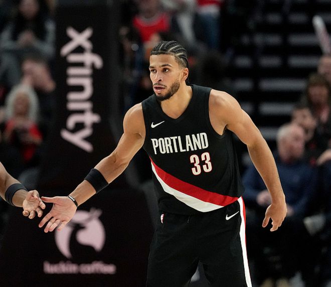 西部排名又变了：火箭爆冷输球，雷霆12连胜，3队排名互换