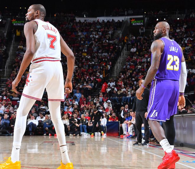 乌度卡想让湖人赢就直说！包夹詹姆斯让出胜利，对4将运用全错！