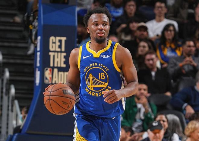 官方：勇士后卫克莱尔右侧踝关节轻度扭伤，至少伤缺1周