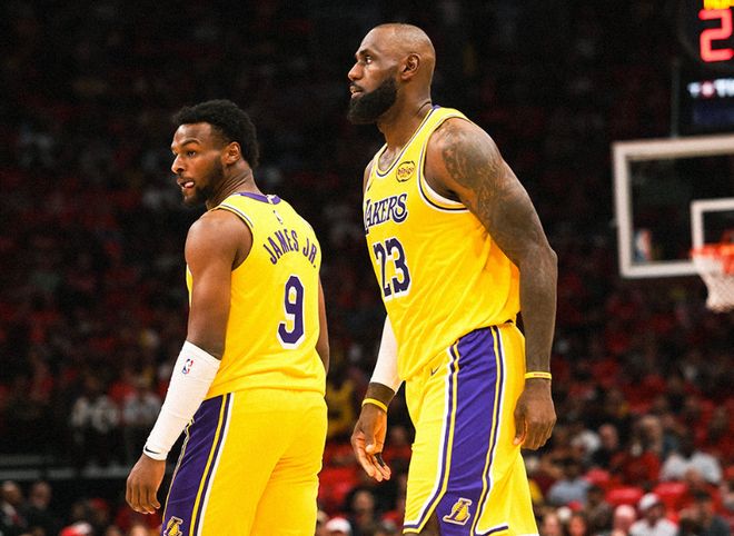 湖人半场领先火箭11分：詹姆斯16+3+4父子连线 八村单节16分