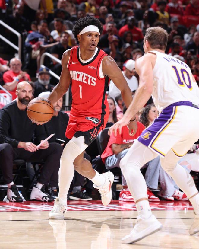 先发五虎全部15+！火箭背水一战19分大胜湖人，系列赛追至1-3