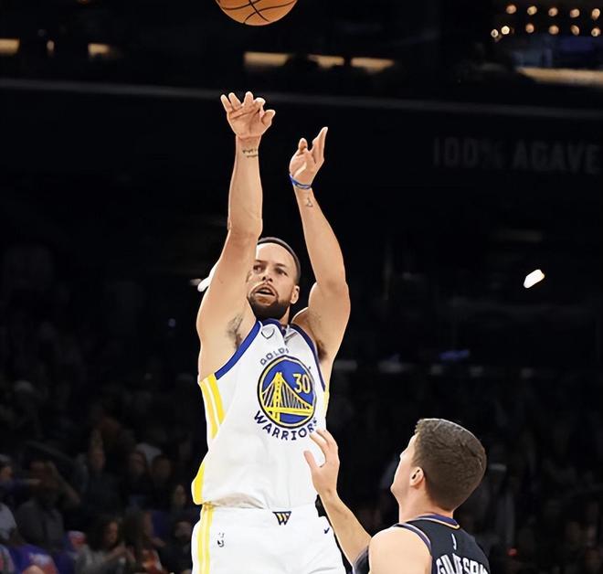 勇士出局，库里无缘季后赛！明天湖人PK火箭，詹姆斯VS杜兰特