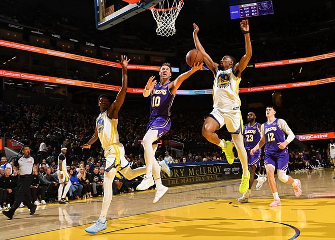 难得打出攻守兼备的表现！湖人后场新援也在适应后场核心的角色？