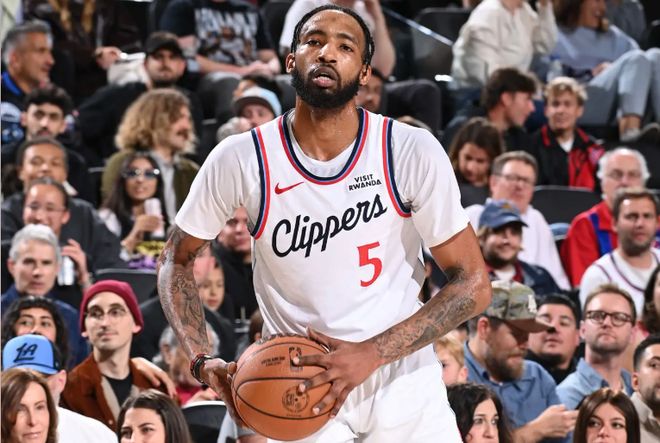 进攻端后卫球权防守端疲于奔命，快船锋线大将真是打得太吃力了？