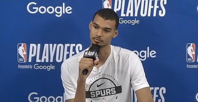 马刺淘汰开拓者采访！文班亚马直指团队，尚帕尼+福克斯谈暴走！