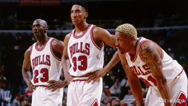 名嘴列历史前十后卫排名：保罗力压库里哈登，现役仅一人上榜