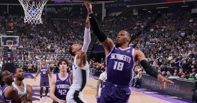 威少助攻升历史前五德罗赞2分 国王不敌马刺