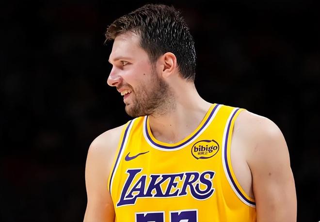 狂砍100分16板13助！创NBA神级纪录：他真能抢MVP！