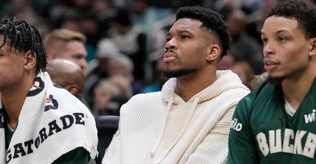 是否会让字母哥再次出战？里弗斯：这是个好问题