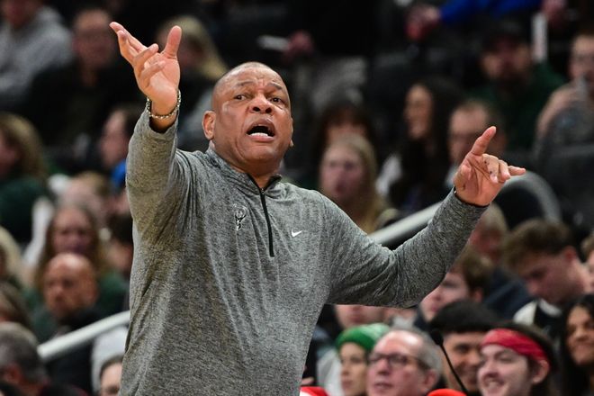 乱套！雄鹿更衣室炸了，95胜100负啊，里弗斯，又要下课了