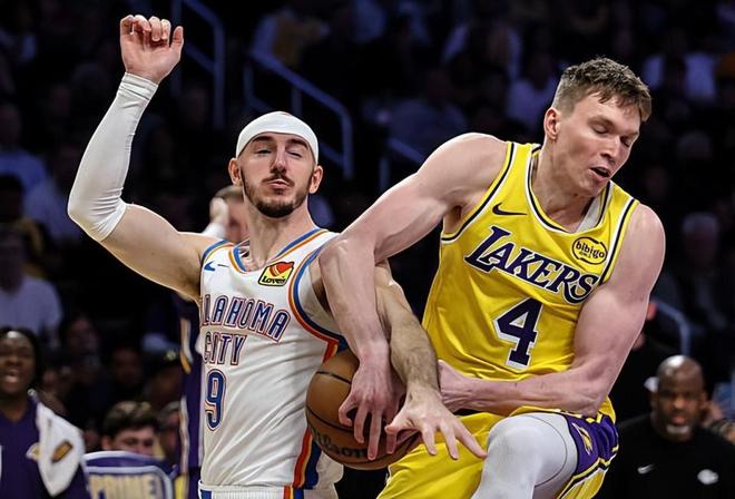 又一次浪费了机会！湖人侧翼新星看起来真是彻底没救了？