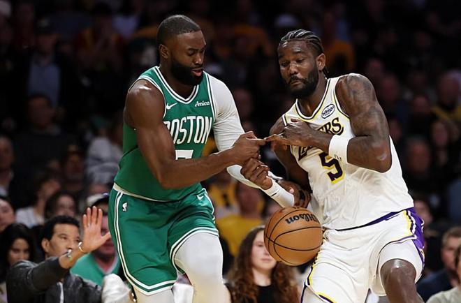 又一次打出了灾难级表现，湖人内线支柱的状态真是令人非常担心？