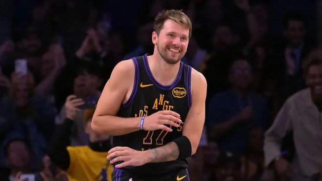 范特西赛季复盘：谁押中了这盘棋