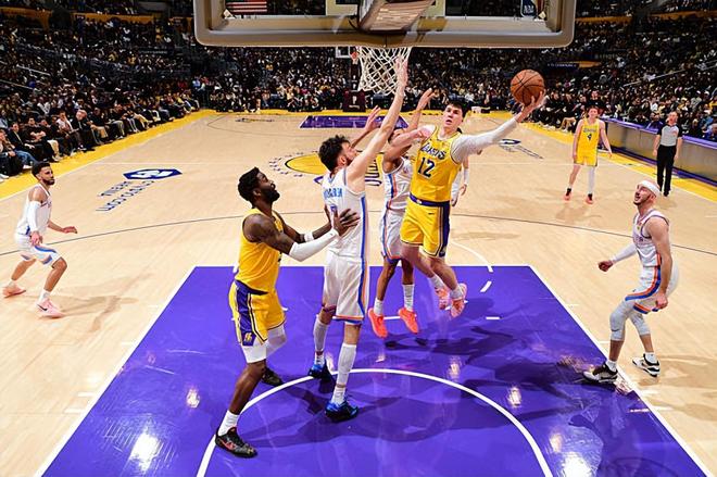 能力实在是太平庸了，但侧翼新星竟然能够在湖人坐上先发位置？