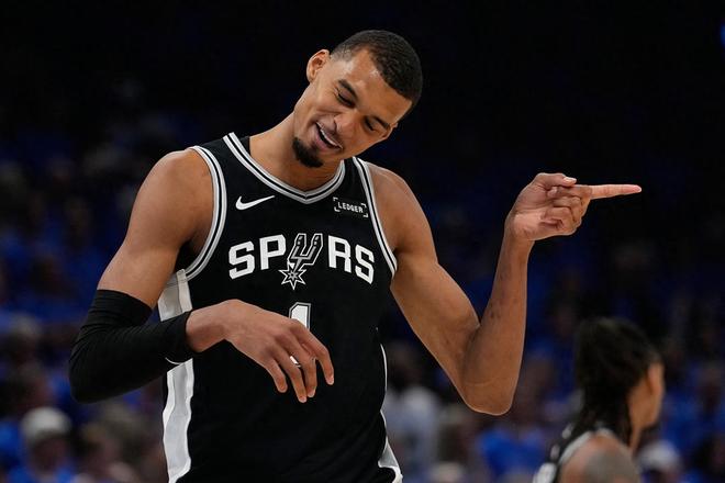 西决G1后，NBA夺冠概率更新！马刺超雷霆飙升第一骑士4.1%被低估