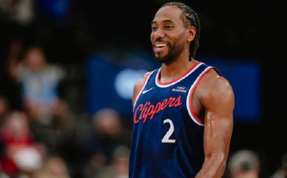 战神卡，伦纳德出场32分钟&20中15爆砍45分5板5助，正负值+41