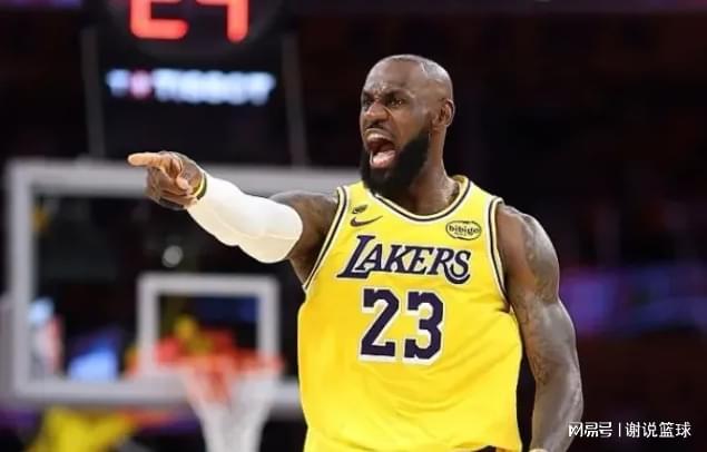 詹姆斯封神一战队友也很争气，两替补内线扬威，但前状元该进黑榜