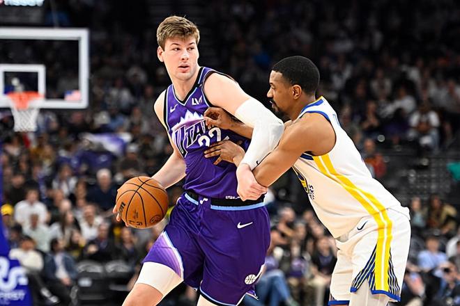 可惜出场时间少了点，否则爵士先发中锋怕是要打爆勇士内线了？