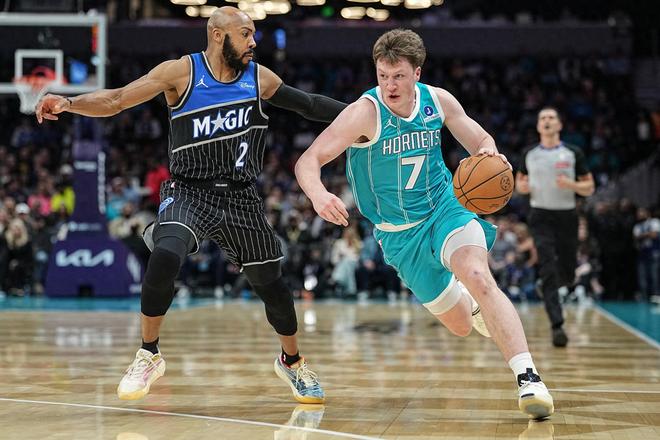 242记三分联盟第一！库里父亲球衣退役夜 4号秀率队吊打东部第六