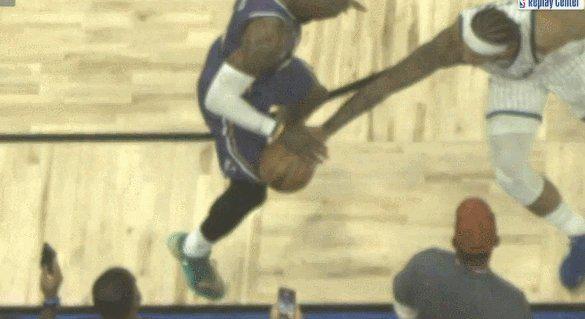 雷迪克化身战术大师 两次布置铸就肯纳德三分绝杀