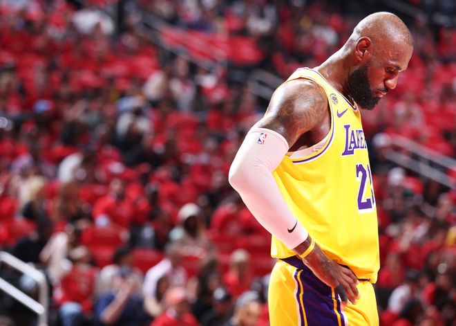 湖人5将上双加时拒火箭逆转总分3-0！詹皇29+13燃尽申京33+16