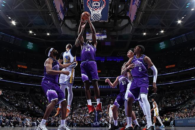 刷爆了勇士的篮板，爵士替补内线的实力其实还是不错的？