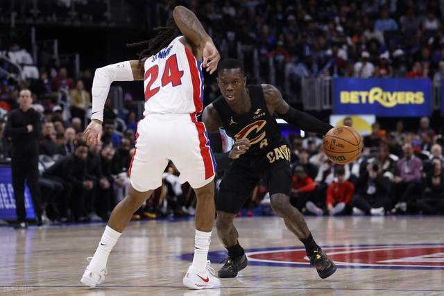 被压制！骑士进攻哑火落后11分：全队三分14中3，哈登8分3失误