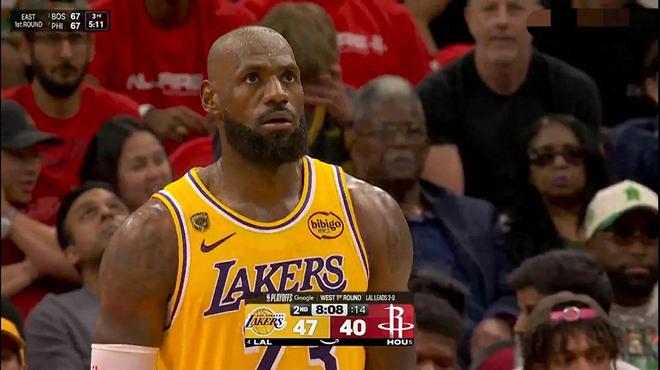 系列赛首组3-0出炉！湖人顶住反扑，老詹三分救主，父子共创历史