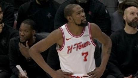 詹姆斯10分火箭大胜湖人吞下嗟来之食，湖人期待主场晋级