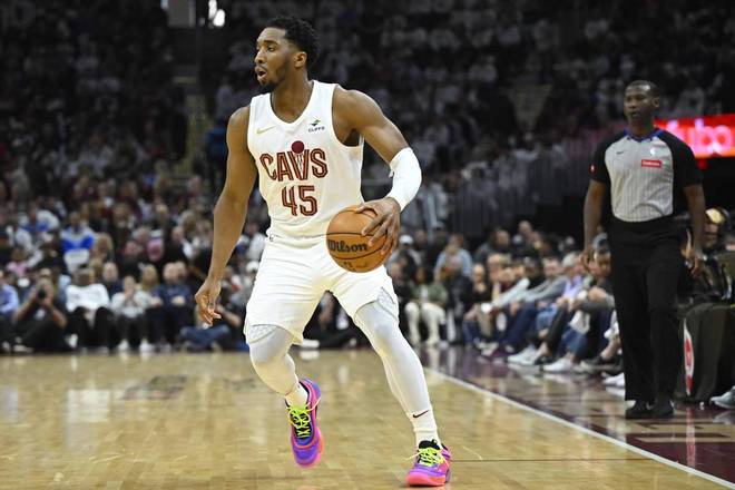 从没打过如此富裕的仗！4大核心+优秀第6人，哈登有机会夺首冠了