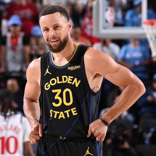 勇士藏了半套主力打快船，115-110输了却没人慌