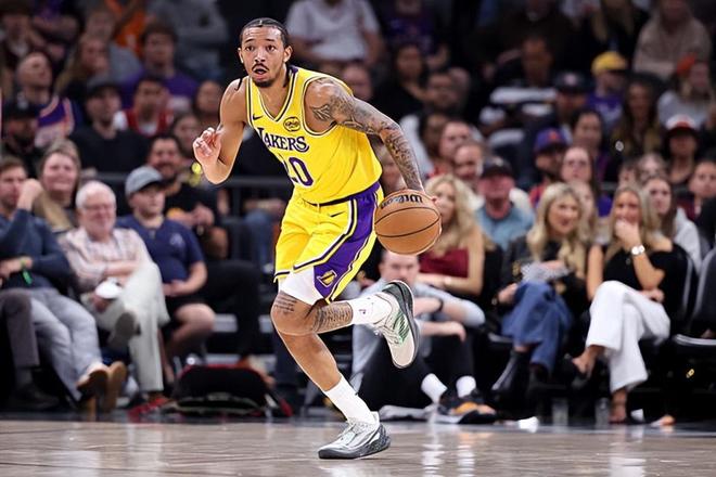 湖人转正双向合同后场新星，他会在季后赛中偶尔爆发几场吗？