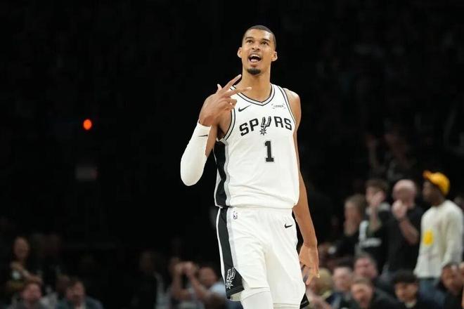 离谱！卡斯尔9失误=雷霆全队，21次失误让雷霆得到25分，输球全在细节