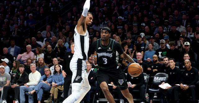麦克丹尼尔斯：文班亚马是我交手过的最伟大的防守人