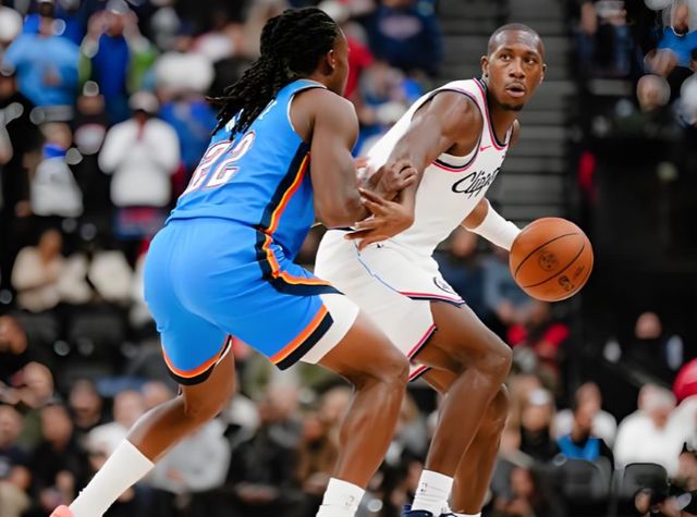 又一个巨星！30+14统治内线！他配不配三阵？