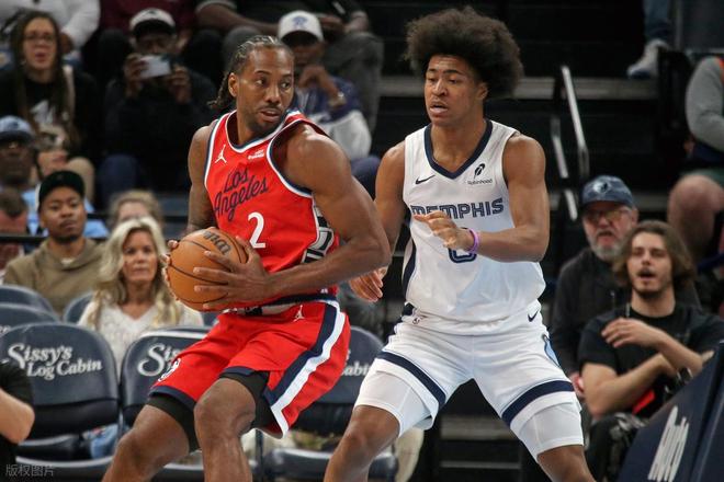 恭喜快船升第8！伦纳德创纪录，2大新援合砍51分！2换5交易赚大了